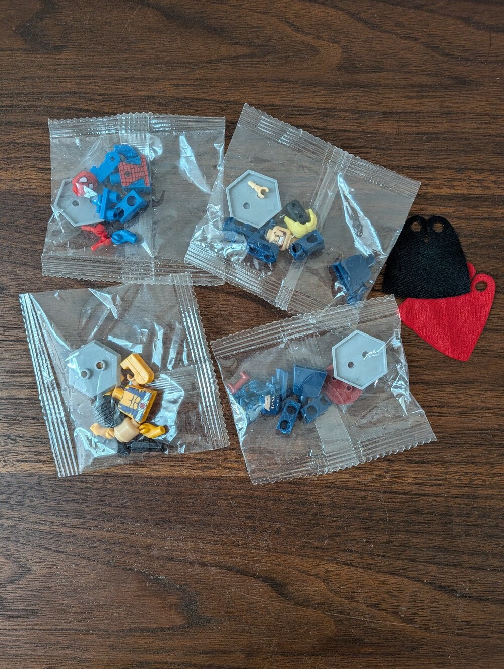 Lot of 4 LEGO Marvel Superheroes Minifigure Spiderman Wolverine Thor Cpt America